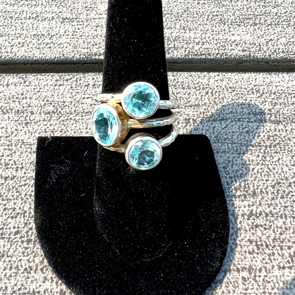 Artisan-Made 3-Stone Blue Topaz Sterling Hammered Ring Sz 8 - Picture 2 of 7
